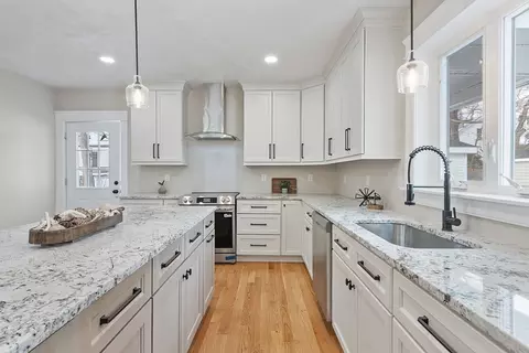 42 N Worcester Ave, Worcester, MA 01606 photo 3