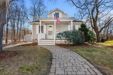 28 Van Norden Rd, Woburn, MA 01801