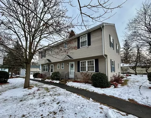 106 Lundberg St #6, Lowell, MA 01852