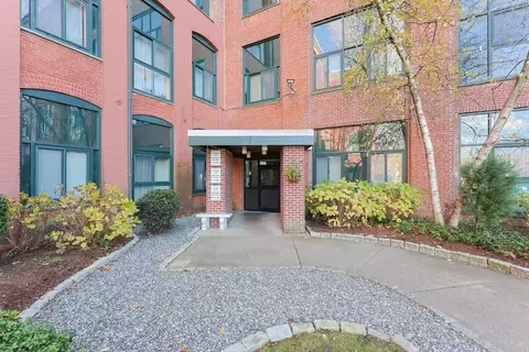 150 Rumford St #110, Mansfield, MA 02048