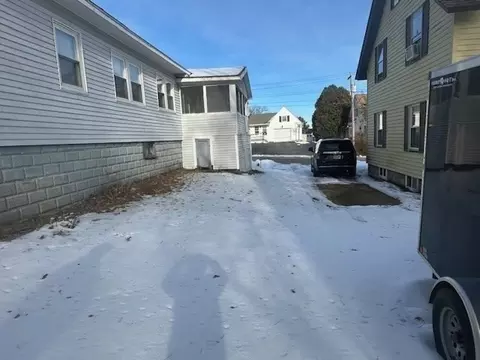 Exterior - 15 Wayside Rd, Worcester, MA 01605 photo 3 of 7
