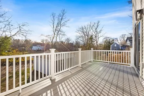 Exterior - 43 High St #B, Gloucester, MA 01930 photo 2 of 3
