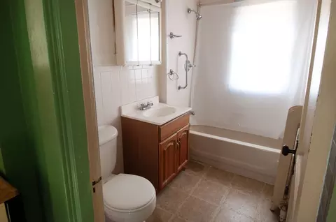 Bath - 39-41 Malden St, Springfield, MA 01108 photo 2 of 2