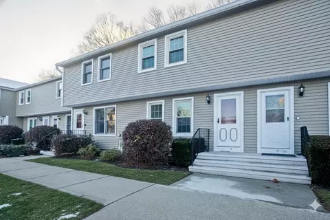 1430 Russell Rd #19, Westfield, MA 01085