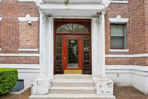 30 Kinross Rd #1, Boston, MA 02135