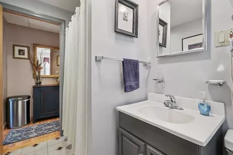 Bath - 39-41 Kinsman St, Everett, MA 02149 photo 1 of 3