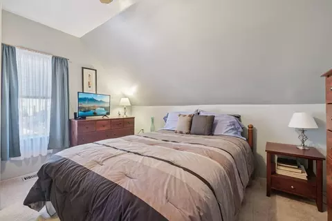 Bedroom - 39-41 Kinsman St, Everett, MA 02149 photo 2 of 7