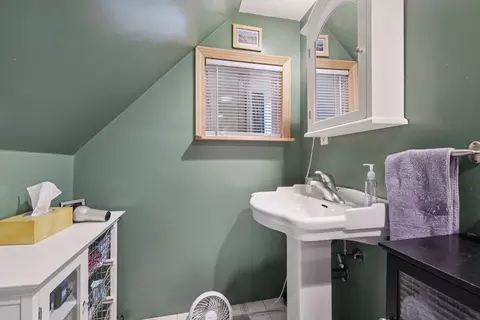 Bath - 39-41 Kinsman St, Everett, MA 02149 photo 3 of 3