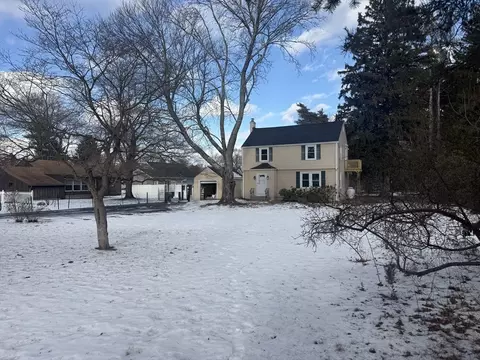 424 Chapin St, Ludlow, MA 01056