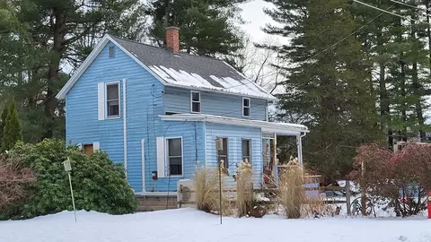 28 Gould St, Ware, MA 01082