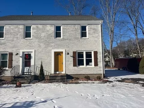 9 Riverbank Cir #9, Haverhill, MA 01835