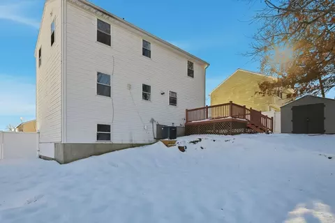 Exterior - 22 Pheasant Dr, Springfield, MA 01119 photo 6 of 7