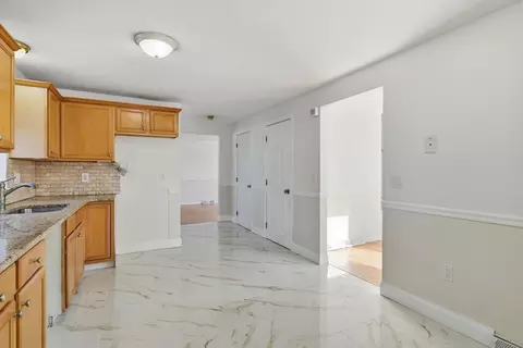 Entry Way - 22 Pheasant Dr, Springfield, MA 01119 photo 1 of 3