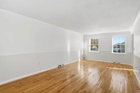 Living - 22 Pheasant Dr, Springfield, MA 01119 photo 5 of 5