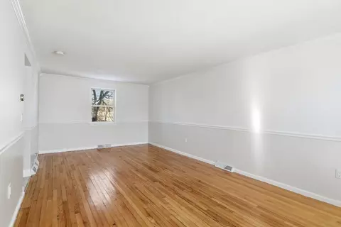 Living - 22 Pheasant Dr, Springfield, MA 01119 photo 3 of 5
