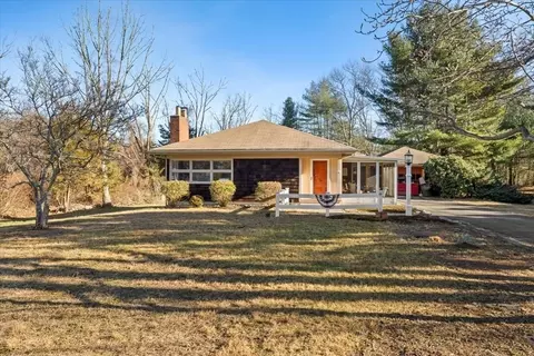 5 Freetown St, Lakeville, MA 02347