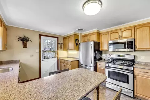 48 Maple St, Bourne, MA 02532 photo 5