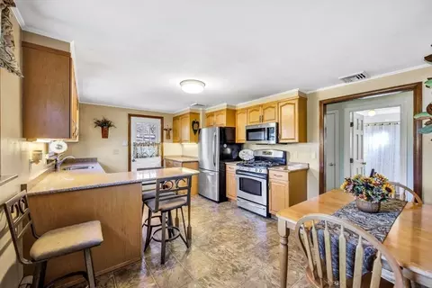 48 Maple St, Bourne, MA 02532 photo 6