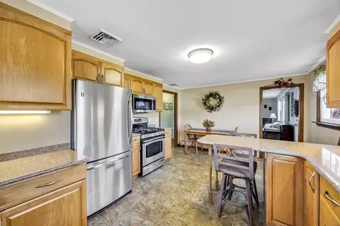 48 Maple St, Bourne, MA 02532 photo 3