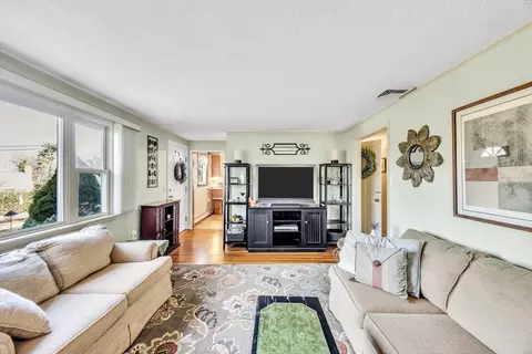 48 Maple St, Bourne, MA 02532 photo 8