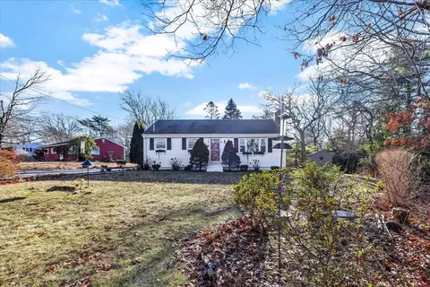48 Maple St, Bourne, MA 02532 photo 2