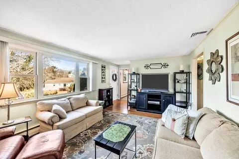 48 Maple St, Bourne, MA 02532 photo 9