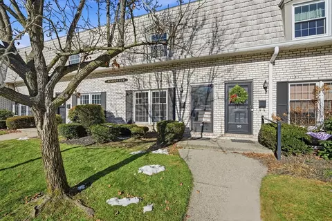 29 Plantation Dr #29, Agawam, MA 01001