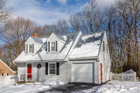 46 Bickford Hill Rd, Gardner, MA 01440
