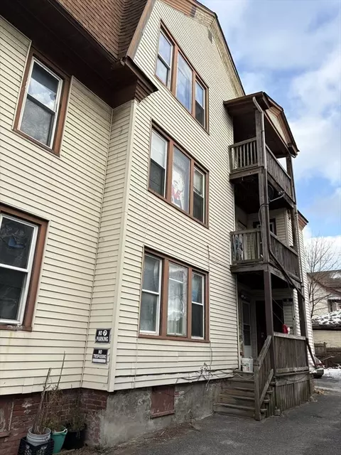 797 Carew St, Springfield, MA 01104 photo 2