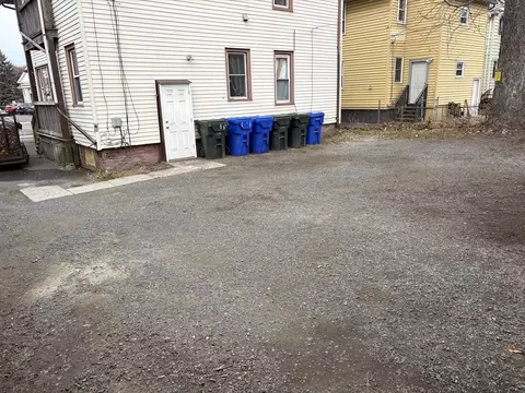 797 Carew St, Springfield, MA 01104 photo 3