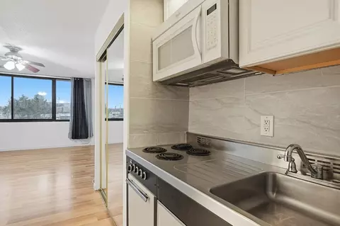 70 Southbridge St #310, Worcester, MA 01608