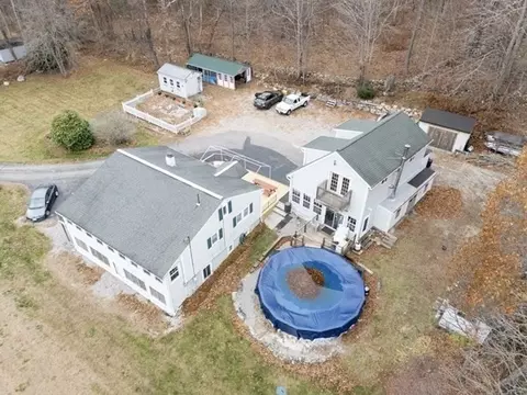 664 Stafford, Rochdale, MA 01542