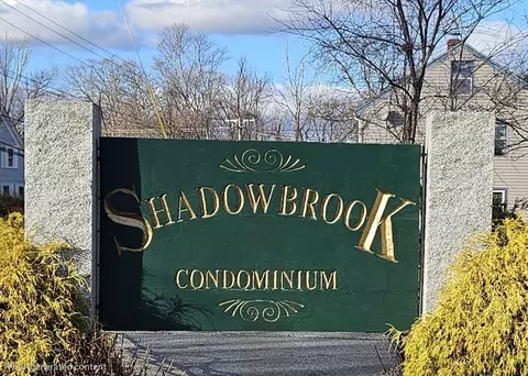 19 Shadowbrook Ln #23, Milford, MA 01757