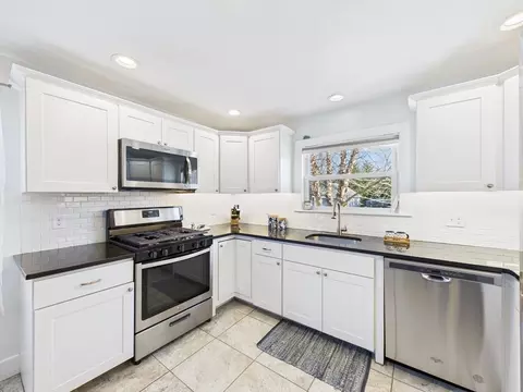 199 Quaker Ln, Acushnet, MA 02743 photo 12