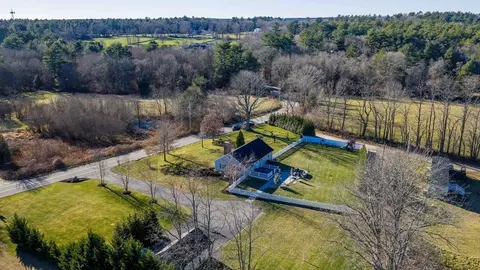 199 Quaker Ln, Acushnet, MA 02743 photo 4