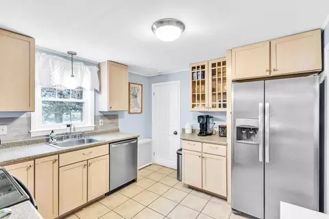 18 Westbrook Rd, Worcester, MA 01602 photo 8