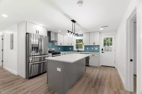 12 Exeter St, Danvers, MA 01923 photo 2