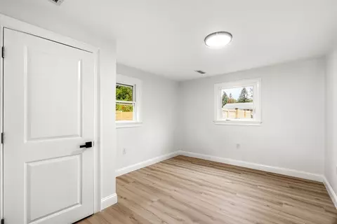 12 Exeter St, Danvers, MA 01923 photo 15