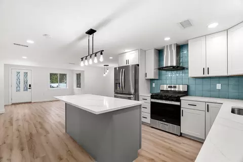 12 Exeter St, Danvers, MA 01923 photo 6
