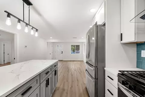 12 Exeter St, Danvers, MA 01923 photo 5