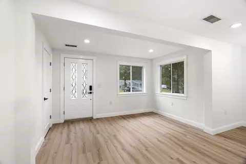 12 Exeter St, Danvers, MA 01923 photo 11