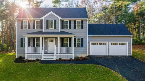 490 High St, Rochester, MA 02770