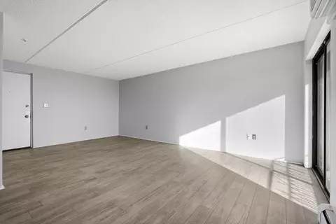 Living - 159 Franklin #E6, Stoneham, MA 02180 photo 7 of 7
