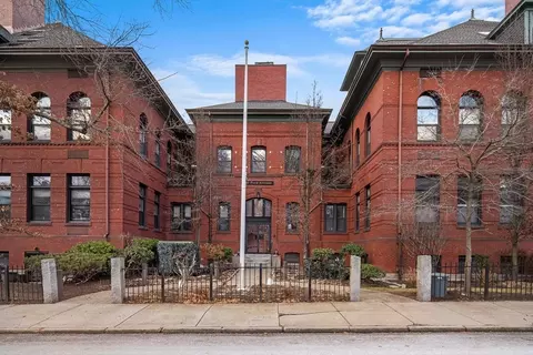 88 Park Ave #206, Arlington, MA 02476