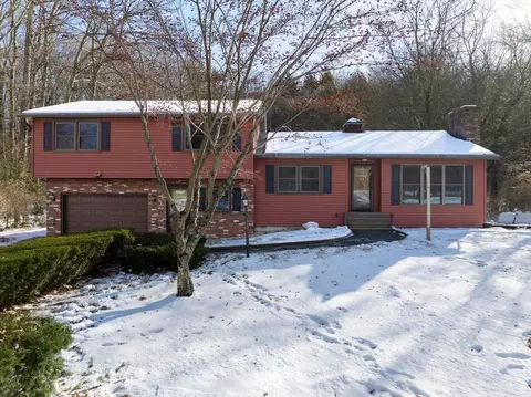 1368 Granville Rd, Westfield, MA 01085