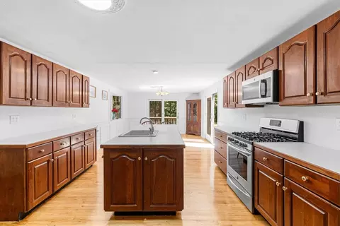 Kitchen - 456 Gorwin Dr, Hanson, MA 02341 photo 2 of 6