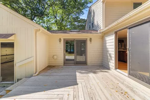 Exterior - 456 Gorwin Dr, Hanson, MA 02341 photo 6 of 10