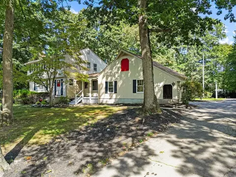 Exterior - 456 Gorwin Dr, Hanson, MA 02341 photo 2 of 10