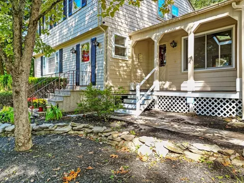 456 Gorwin Dr, Hanson, MA 02341