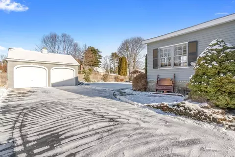 14 Hull St, Beverly, MA 01915 photo 5